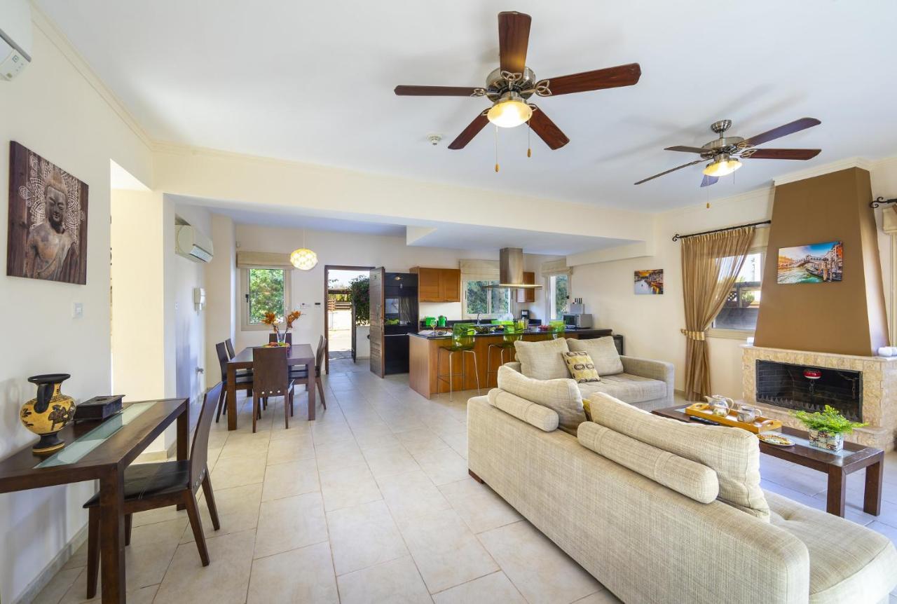 Villa Malama Paralimni Eksteriør billede