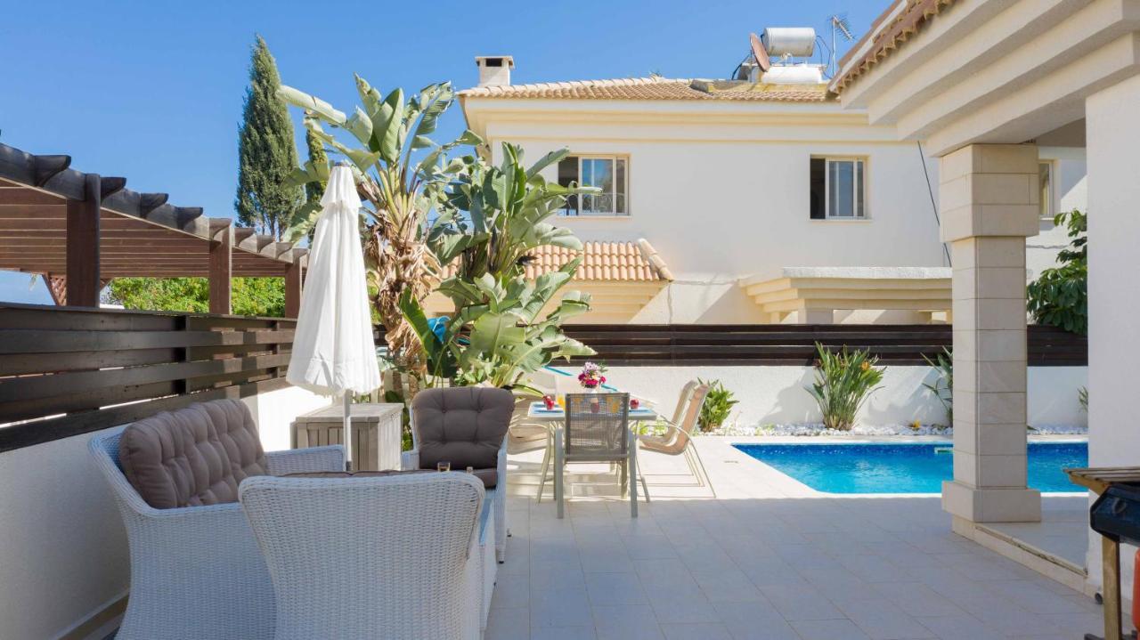 Villa Malama Paralimni Eksteriør billede